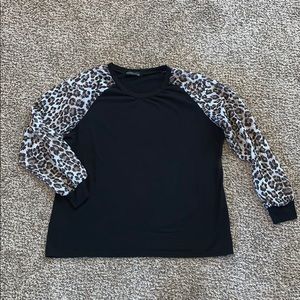 Black and leopard print baseball tee